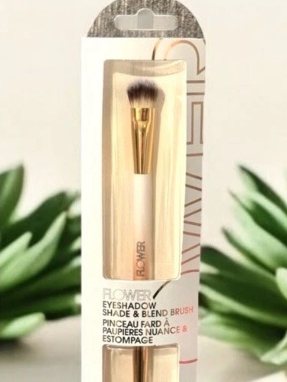 FLOWER by Drew Barrymore Eyeshadow Shade & Blend Brush (B5)